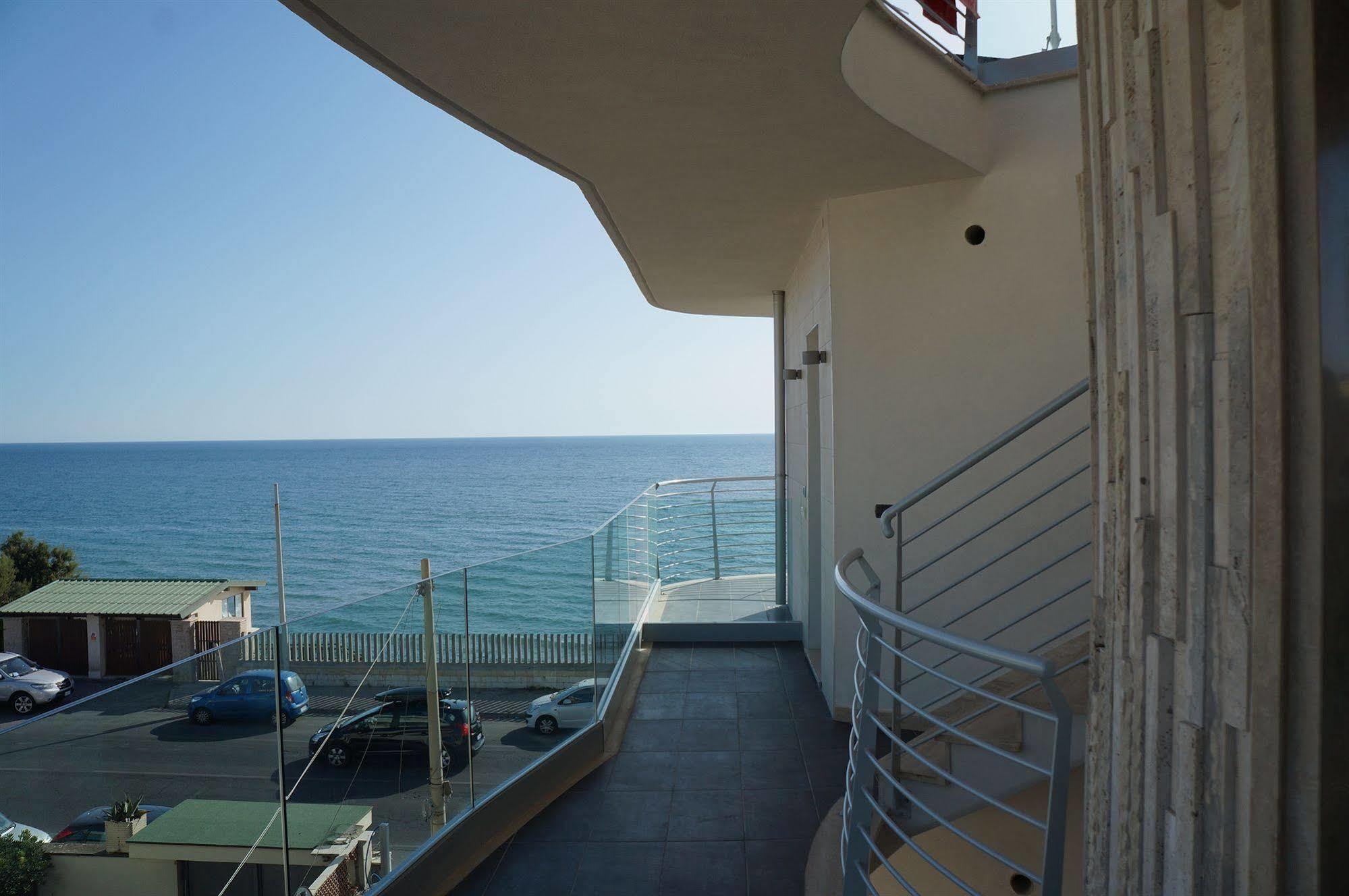 Hotel L'Approdo 안치오 외부 사진